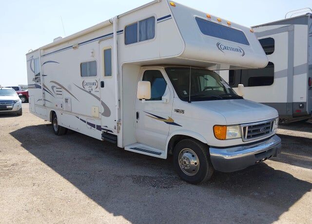 2005 FORD E-450