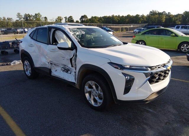 2026 CHEVROLET Trax