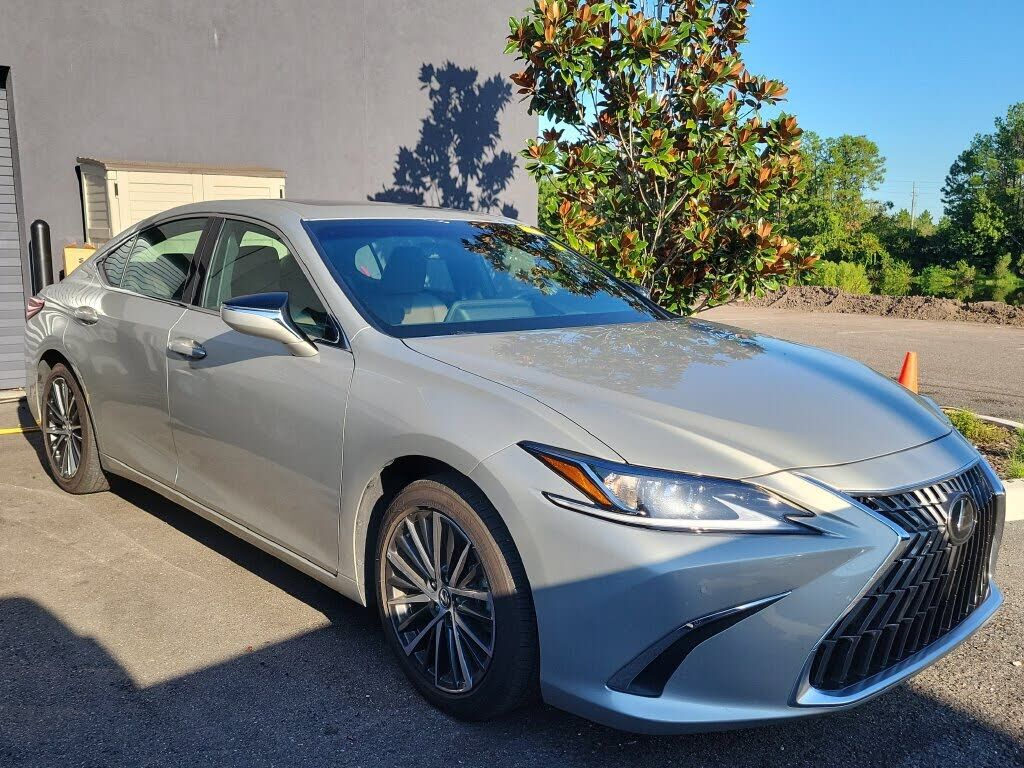 2024 LEXUS ES