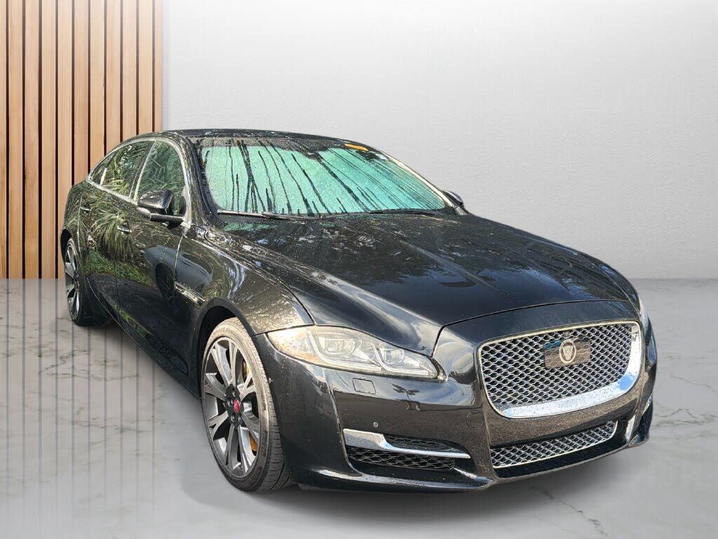2017 JAGUAR XJ