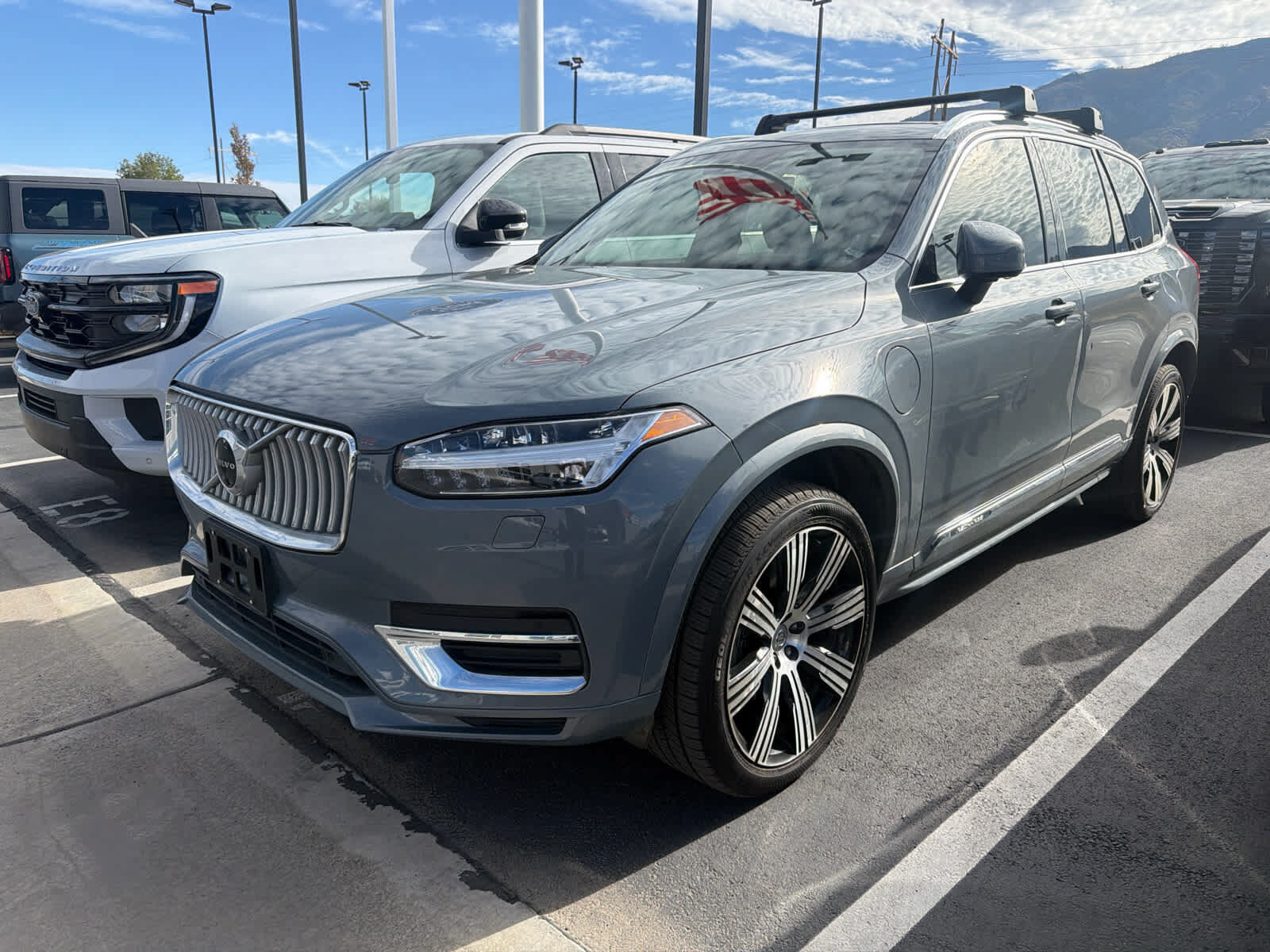 2022 VOLVO XC90