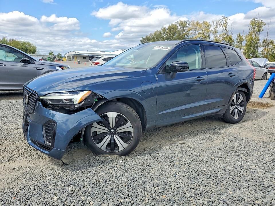 2025 VOLVO XC60