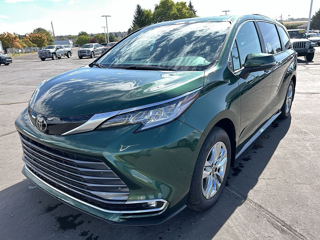 2026 TOYOTA Sienna