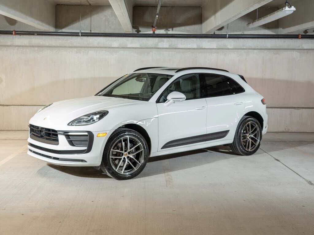 2026 PORSCHE Macan