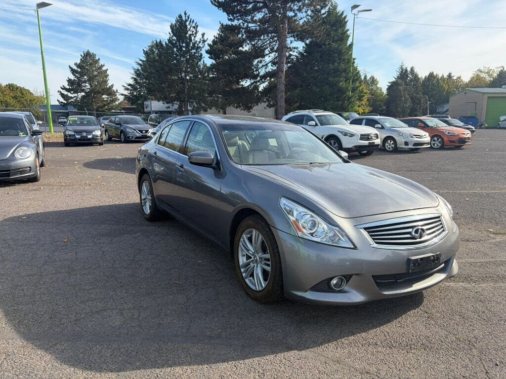 2013 INFINITI G37