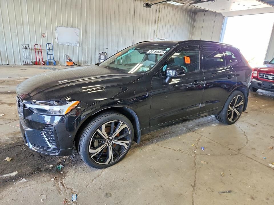 2022 VOLVO XC60