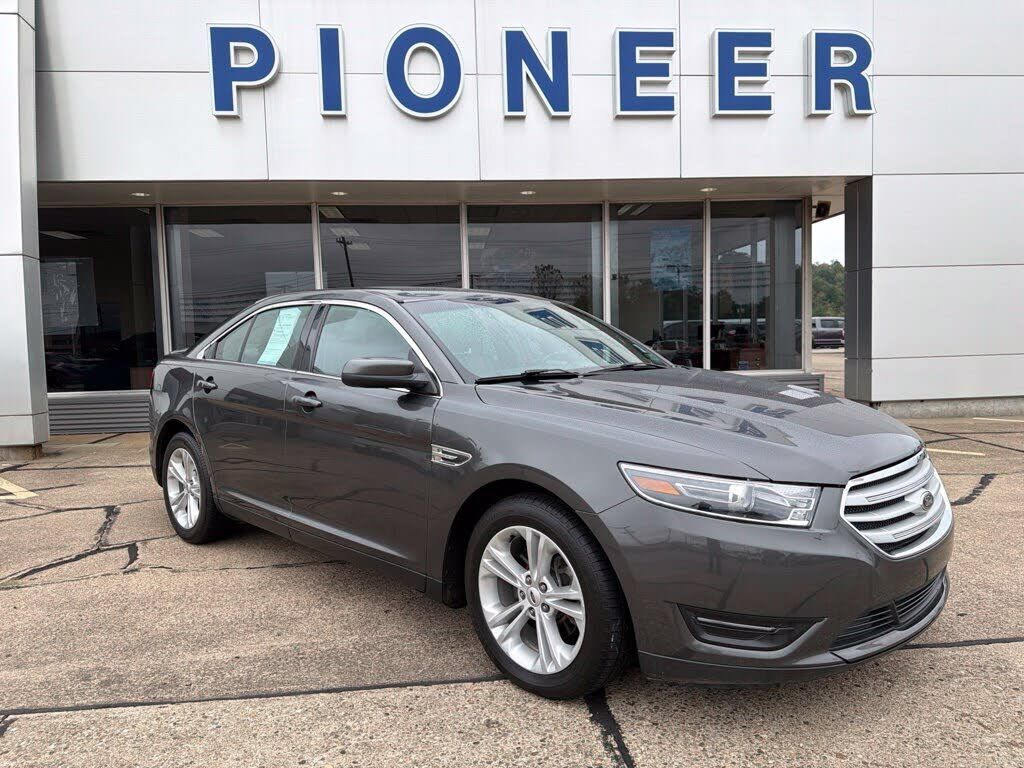 2017 FORD Taurus