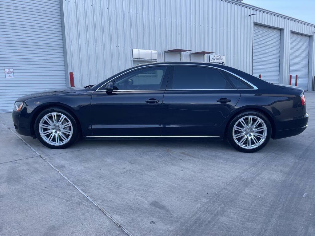 2012 AUDI A8