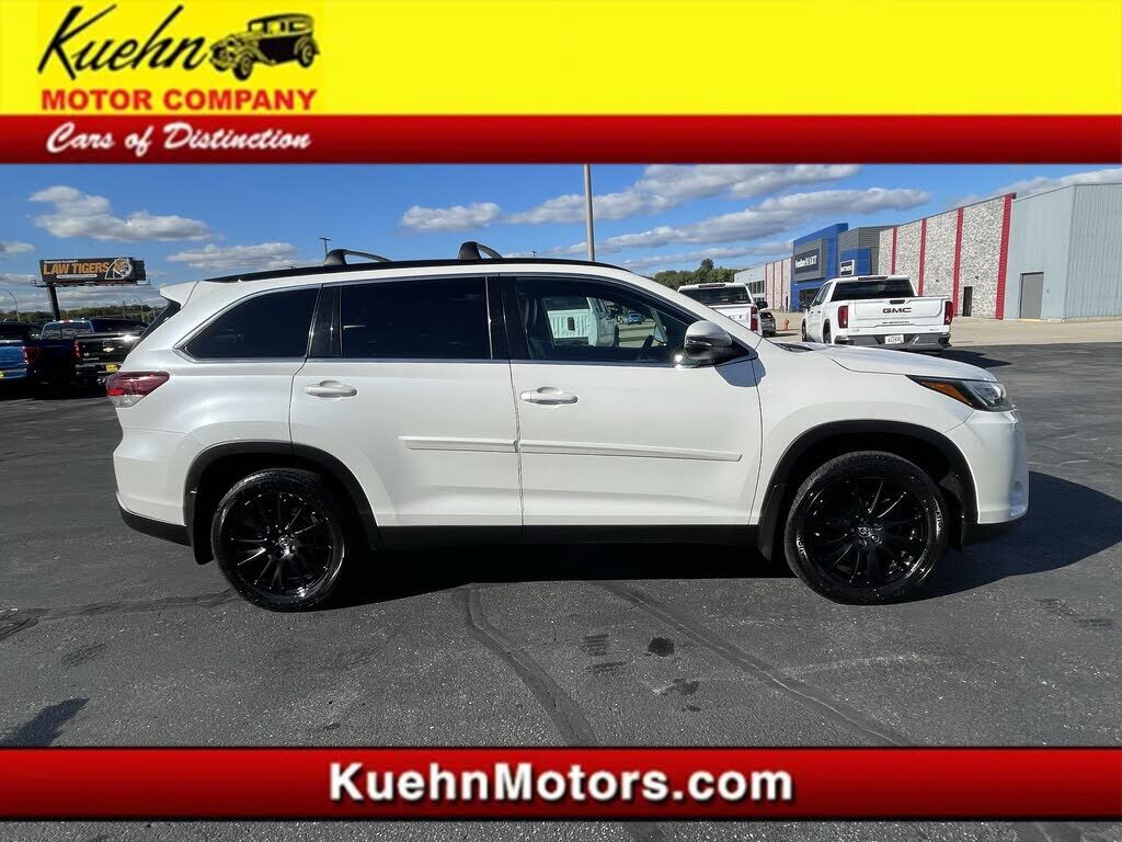 2019 TOYOTA Highlander
