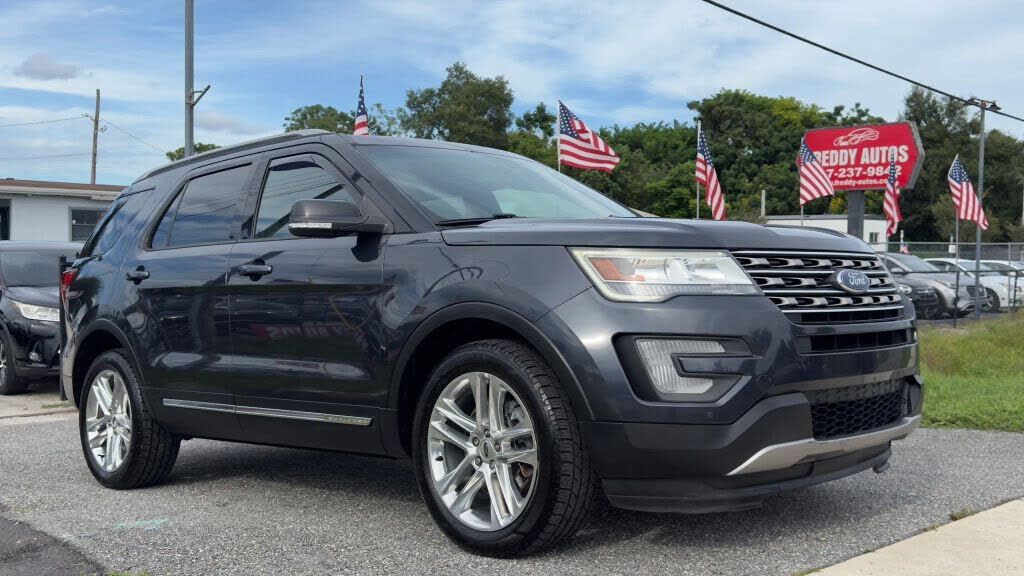 2017 FORD Explorer