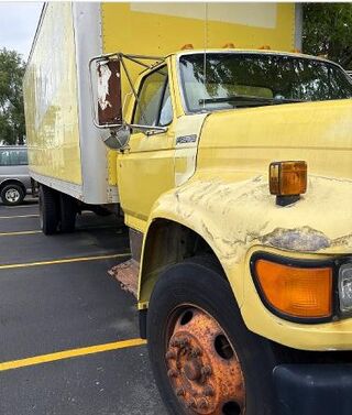 1998 FORD F-700