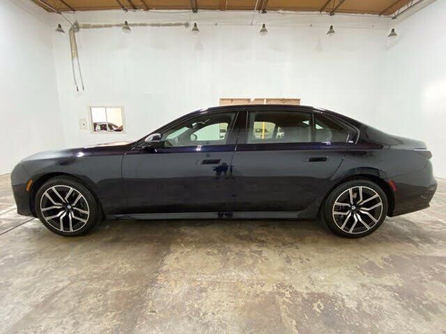 2026 BMW 740i