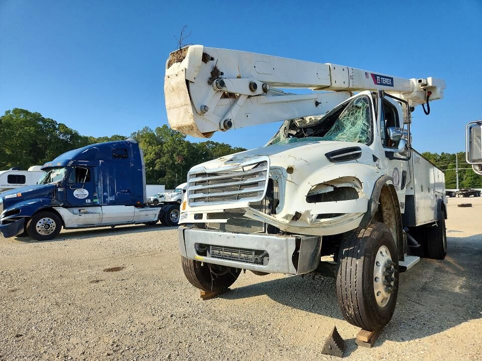 2026 FREIGHTLINER M2