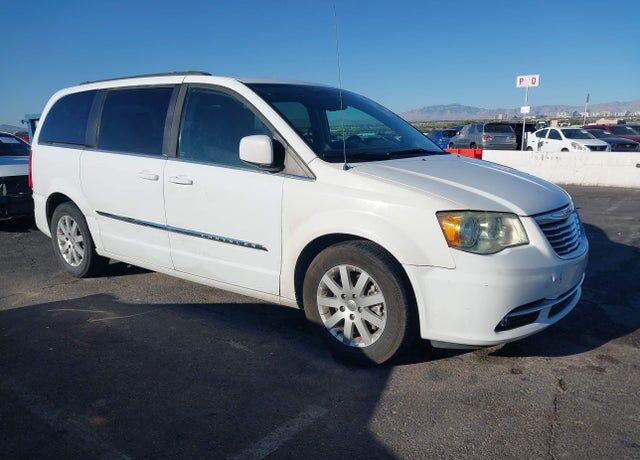 2014 CHRYSLER Town and Country