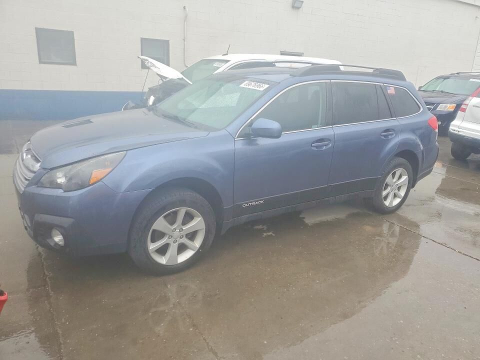 2013 SUBARU Outback