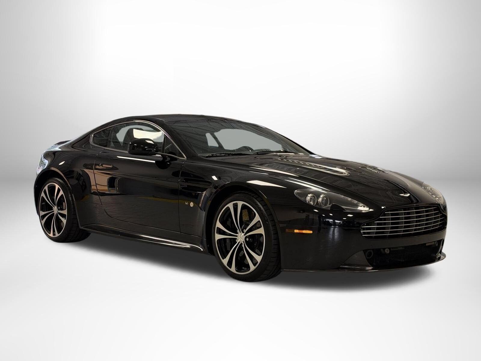 2011 ASTON MARTIN V12 Vantage