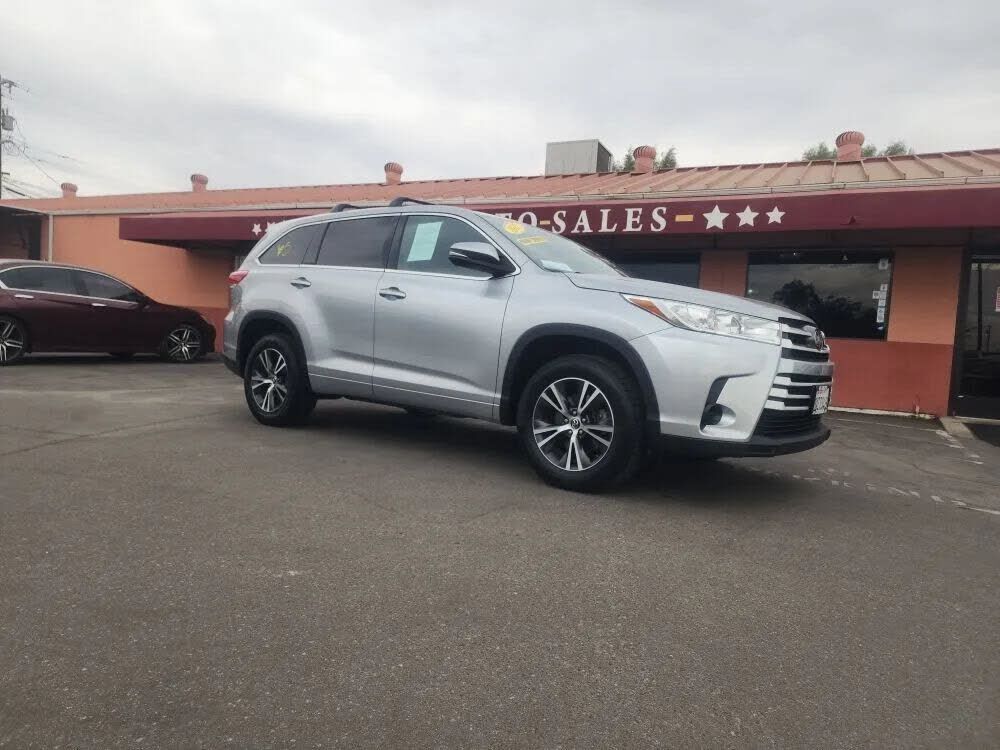2017 TOYOTA Highlander