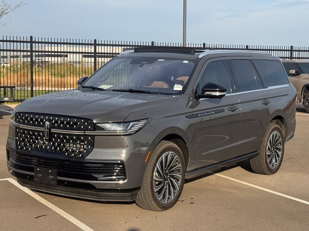 2025 LINCOLN Navigator