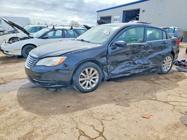 2013 CHRYSLER 200