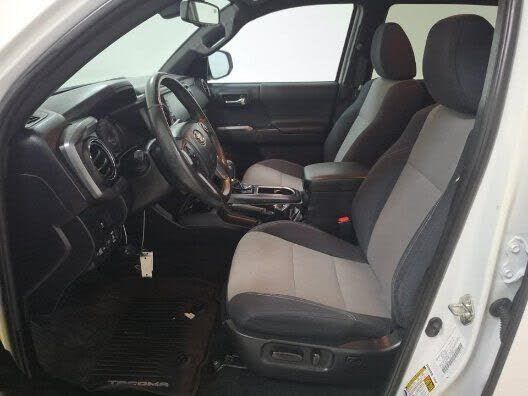 2020 TOYOTA Tacoma