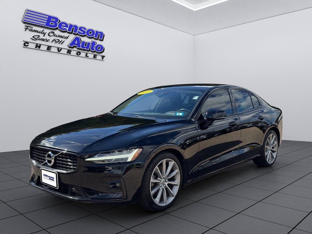 2021 VOLVO S60