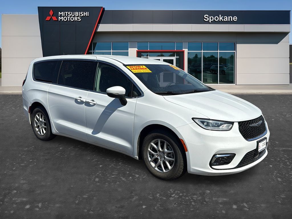 2023 CHRYSLER Pacifica