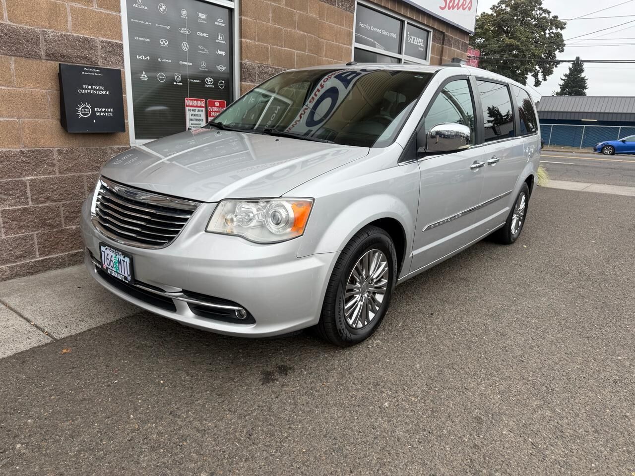 2011 CHRYSLER Town and Country