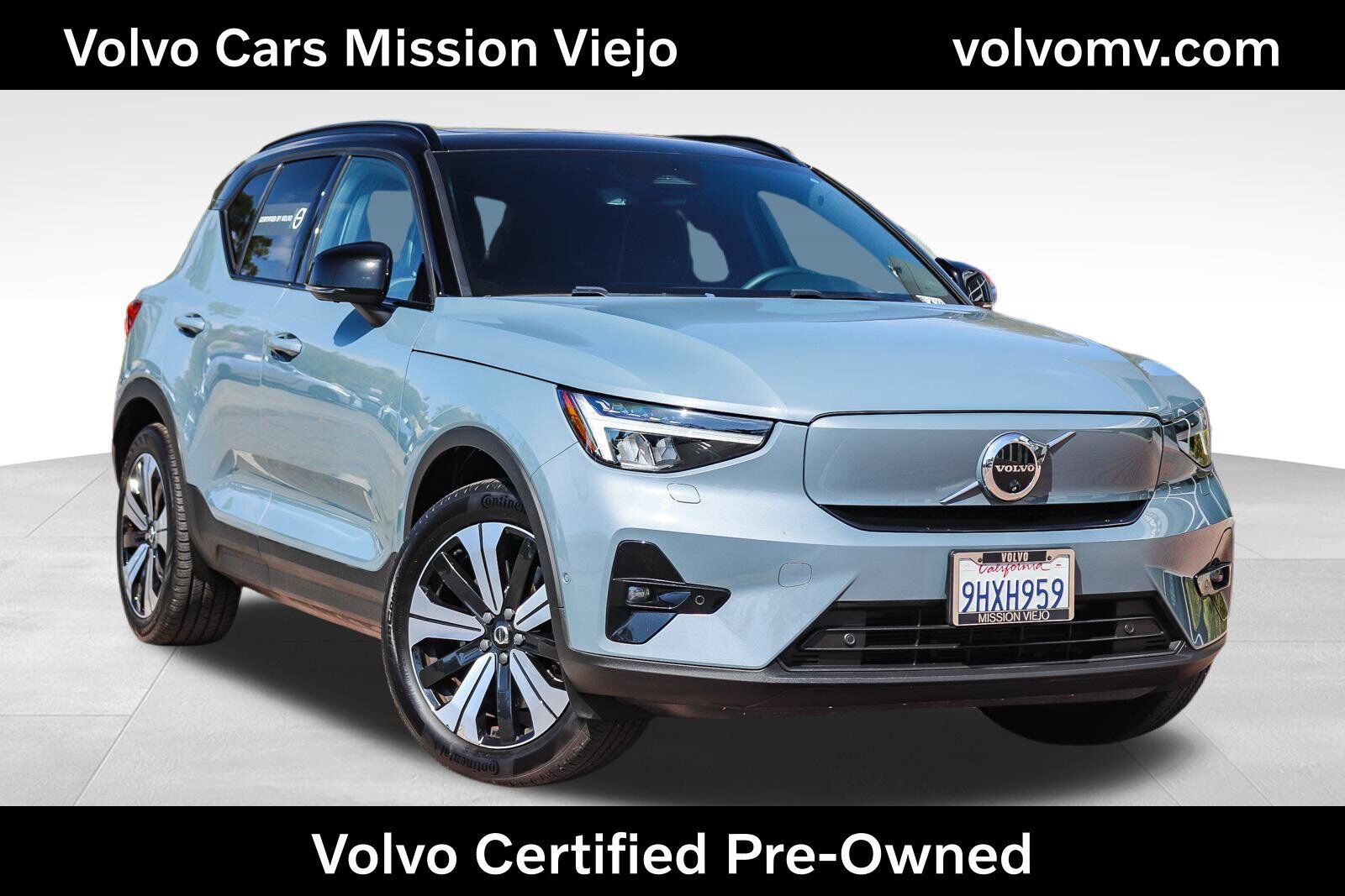 2023 VOLVO XC40