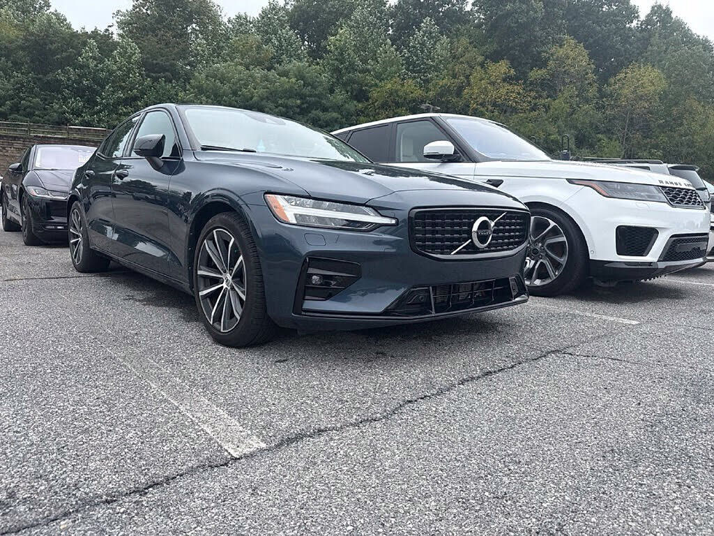 2022 VOLVO S60