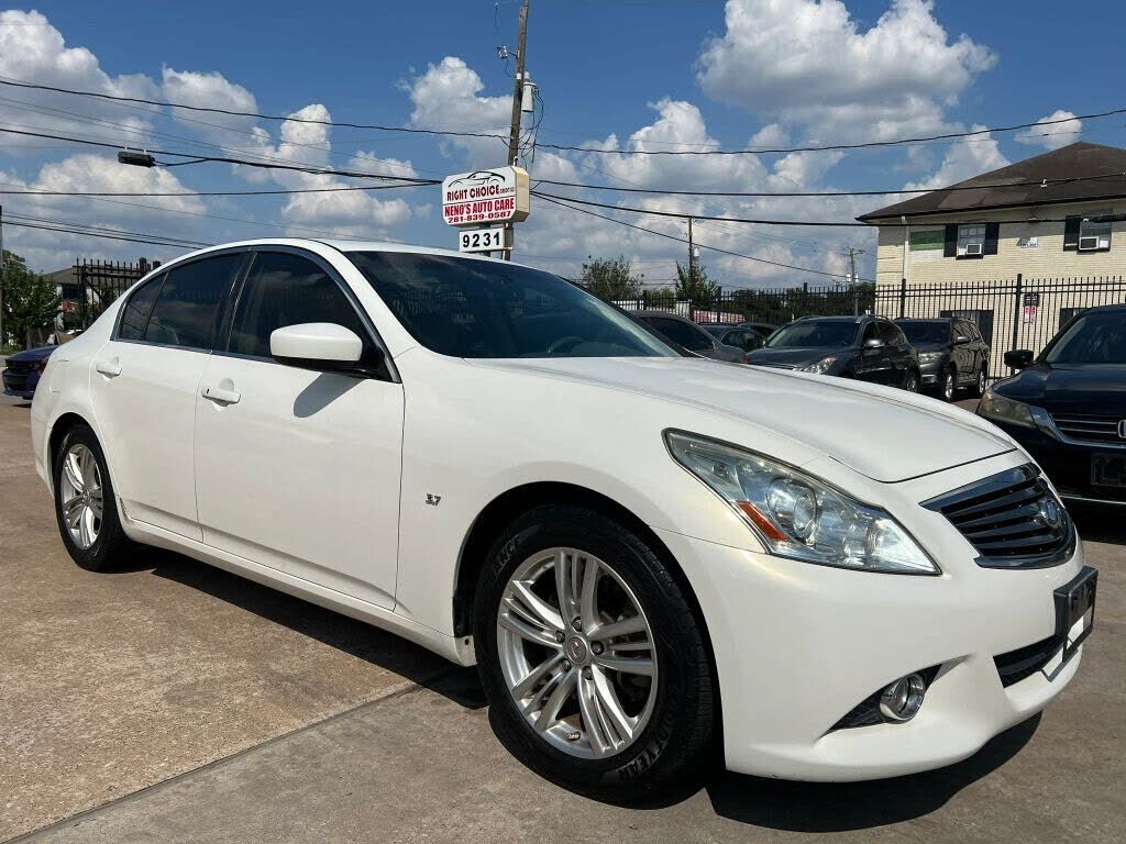 2015 INFINITI Q40