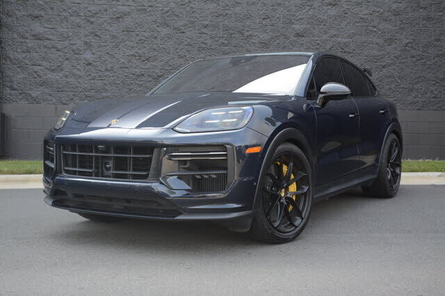 2024 PORSCHE Cayenne