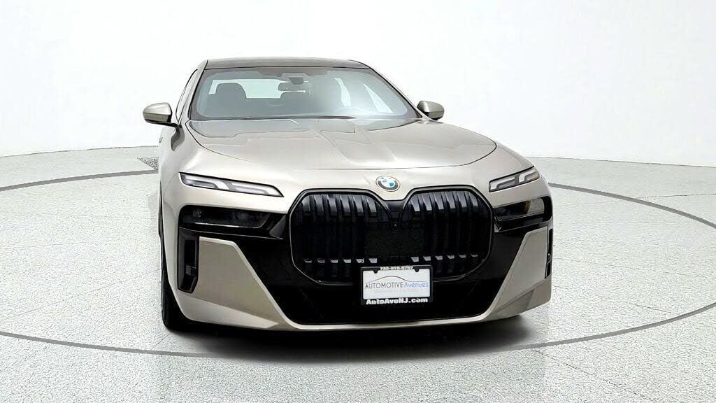 2024 BMW 740i