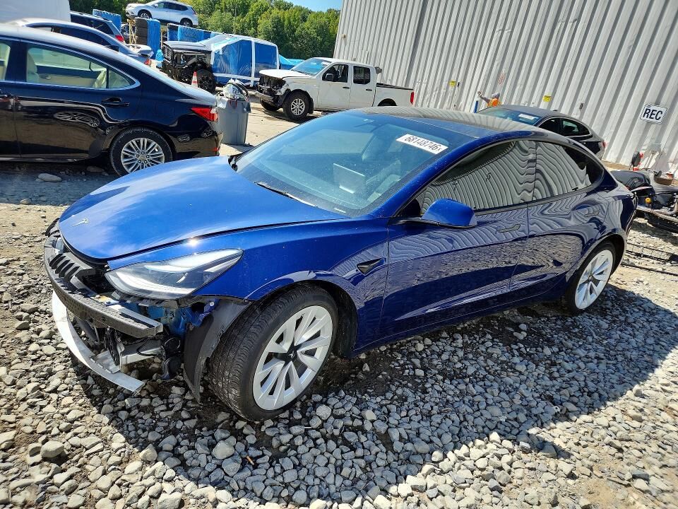 2022 TESLA Model 3
