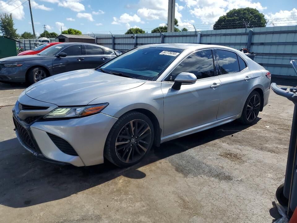 2019 TOYOTA Camry