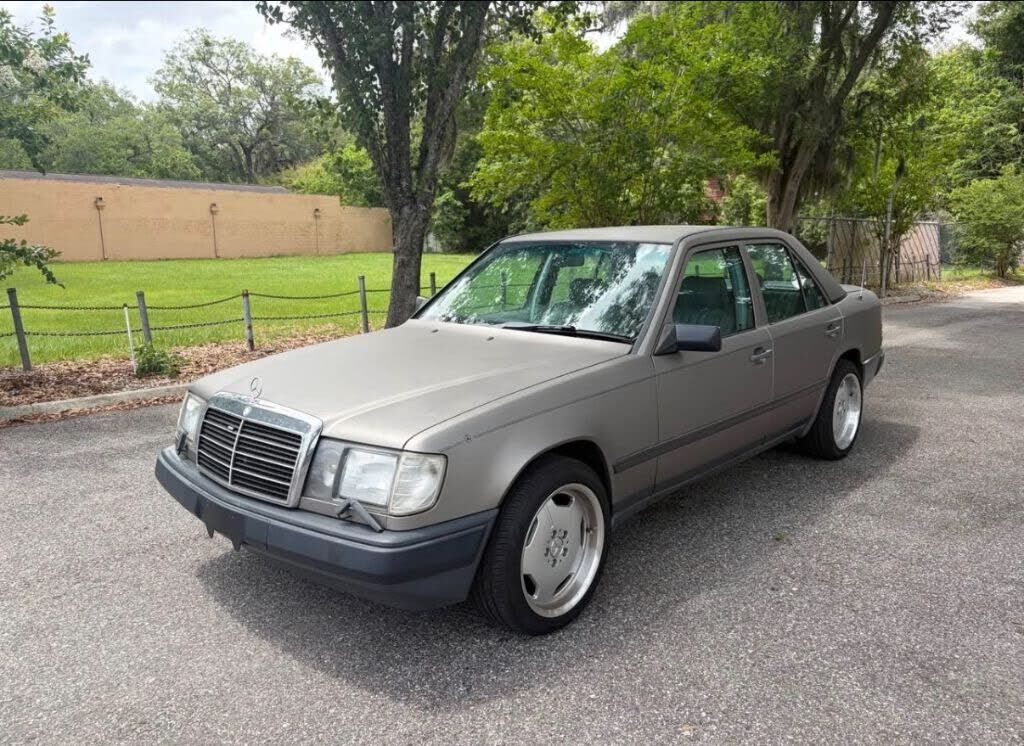 1987 MERCEDES-BENZ 300