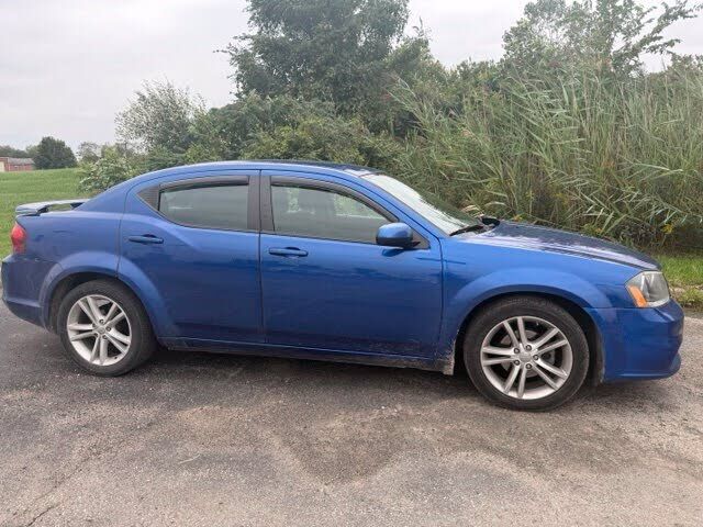 2013 DODGE Avenger
