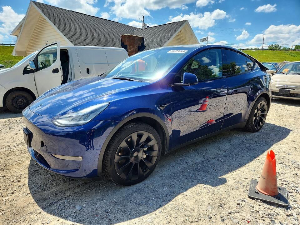 2022 TESLA Model Y