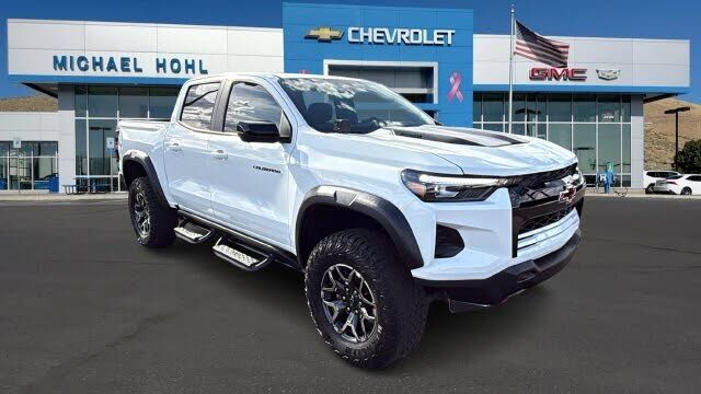 2025 CHEVROLET Colorado