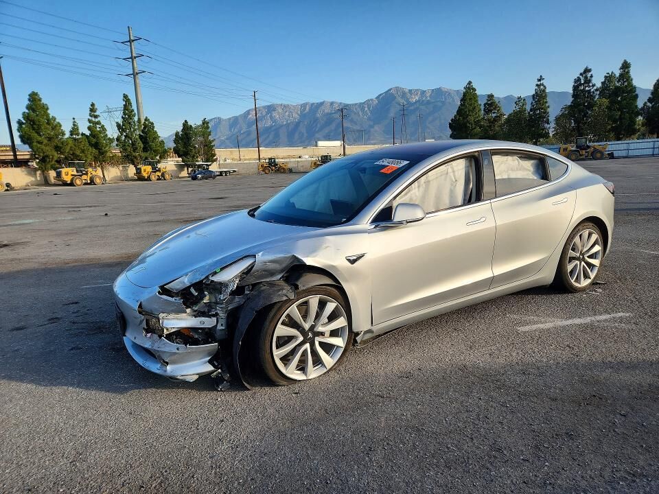 2018 TESLA Model 3