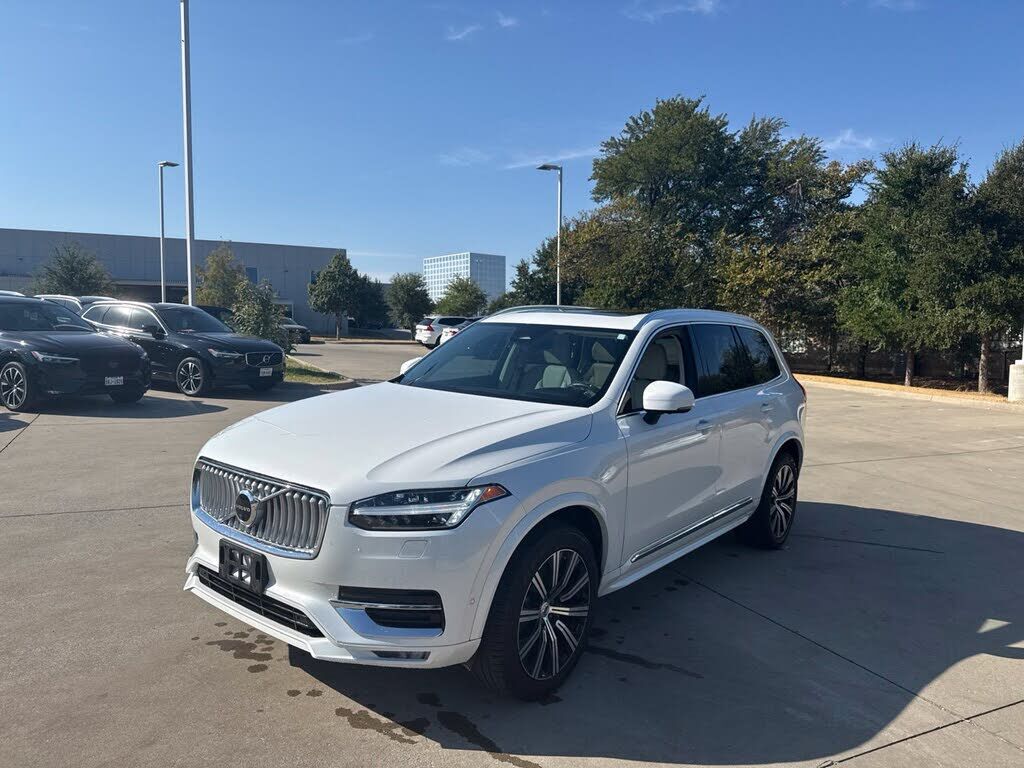 2023 VOLVO XC90