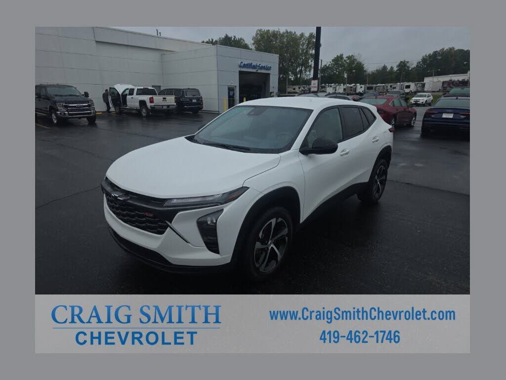 2024 CHEVROLET Trax
