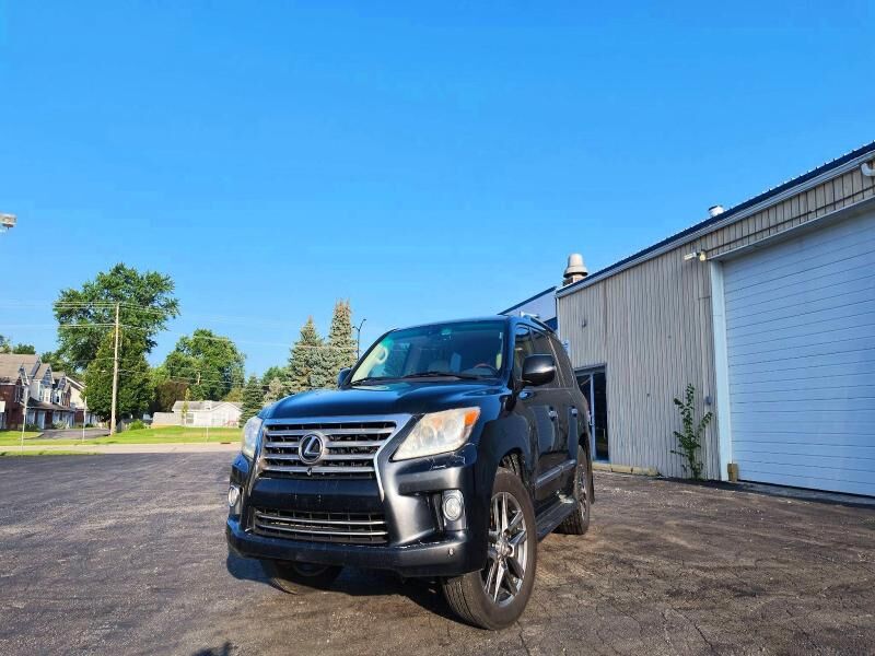 2013 LEXUS LX