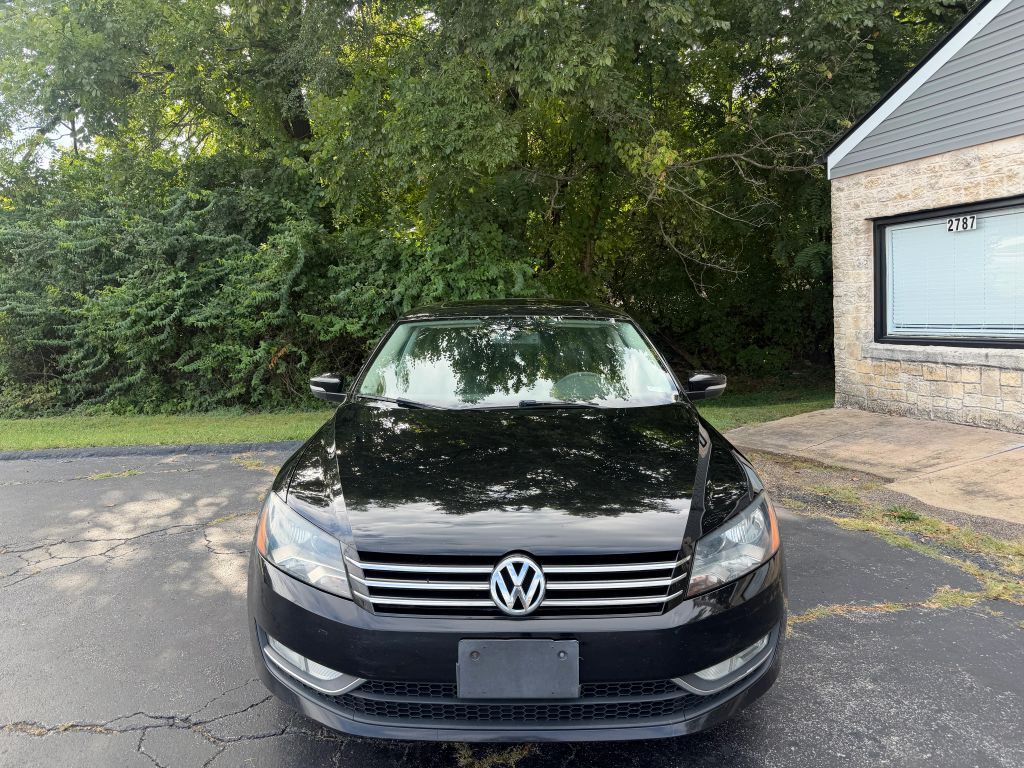 2013 VOLKSWAGEN Passat