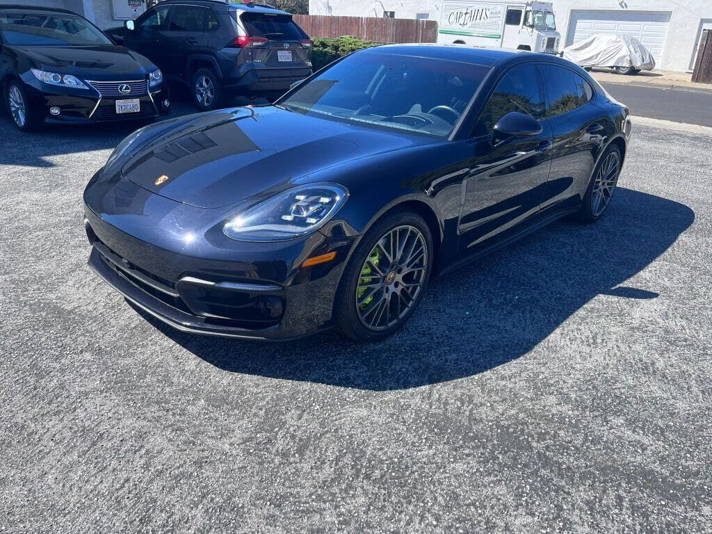 2023 PORSCHE Panamera