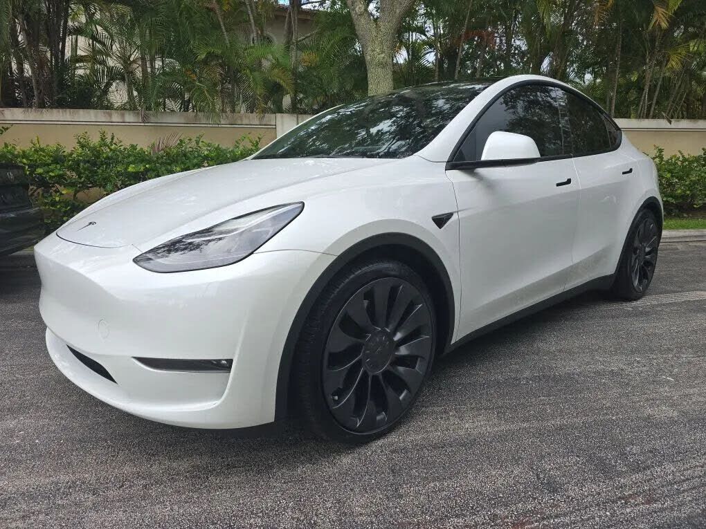 2023 TESLA Model Y