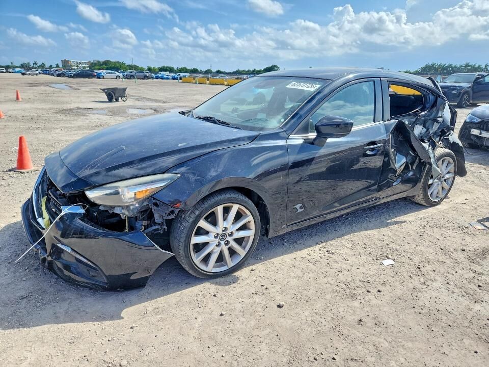 2017 MAZDA Mazda3