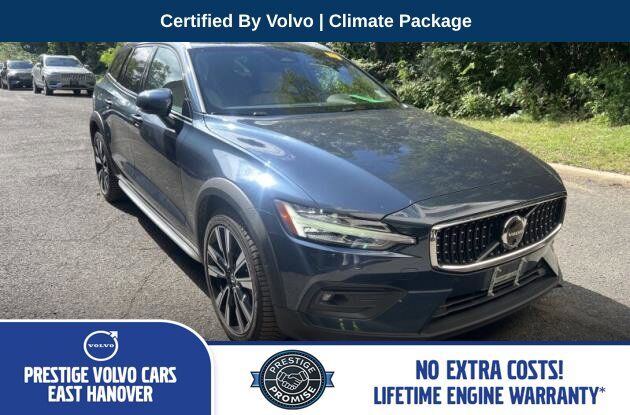 2024 VOLVO V60CC