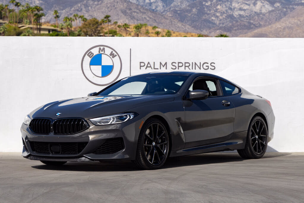 2022 BMW M8