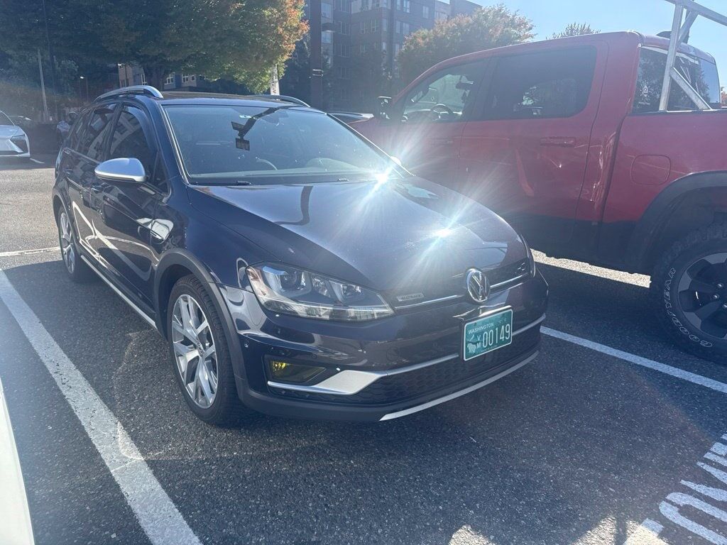 2017 VOLKSWAGEN Golf Alltrack