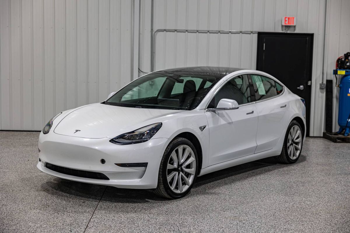 2019 TESLA Model 3